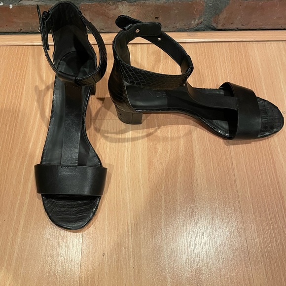 Vince Camino Black Ankle Strap Sandal - Picture 2 of 5